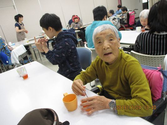 11/24　日曜喫茶_a0154110_13010479.jpg