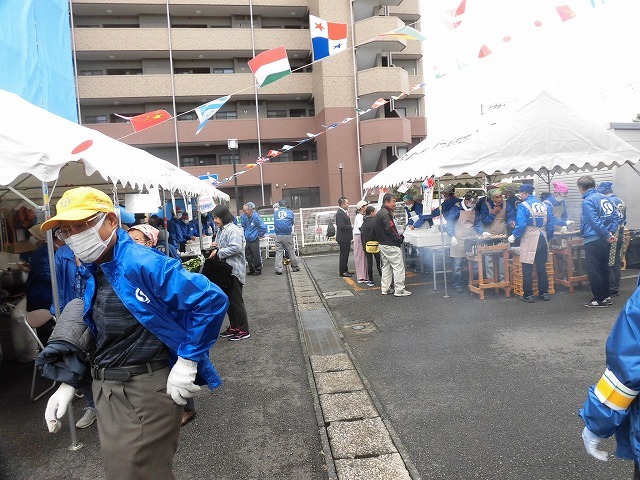 元気な先輩方に力をいただいた! 「シルバー人材センターふれあいフェス」と、昭和33年吉原一中卒業生の「三八展」_f0141310_08133862.jpg