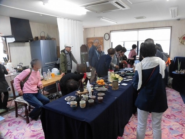 元気な先輩方に力をいただいた! 「シルバー人材センターふれあいフェス」と、昭和33年吉原一中卒業生の「三八展」_f0141310_08143192.jpg