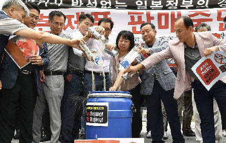 なぜ安倍政権の支持率は下がらないのか - 電波の独占、皇室利用と韓国叩き_c0315619_13541583.png