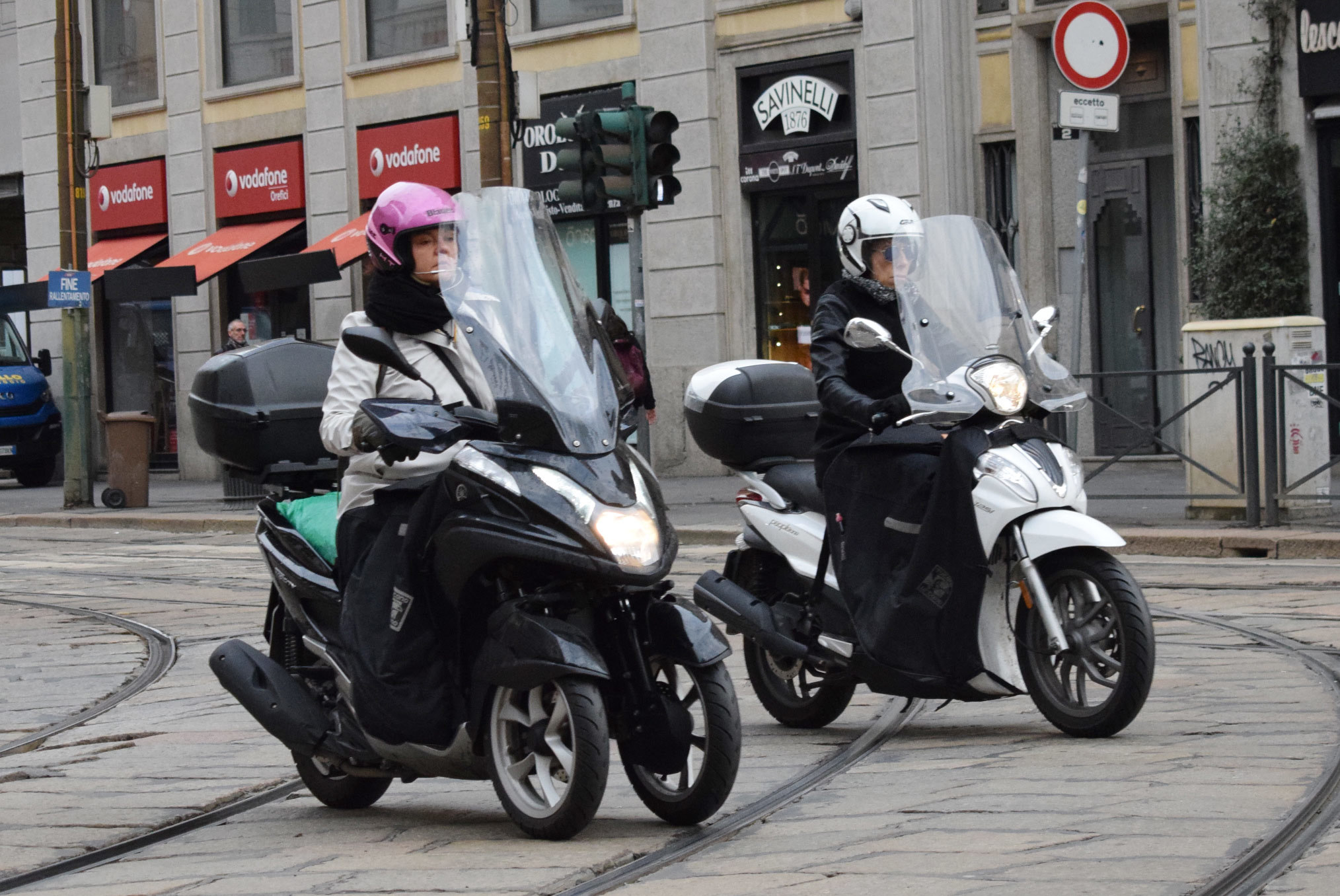 『バイク天国☆イタリアの旅 (2019年版)』その6 ミラノの街でよく見かけるバイクはコレだ!_d0099181_20312926.jpg