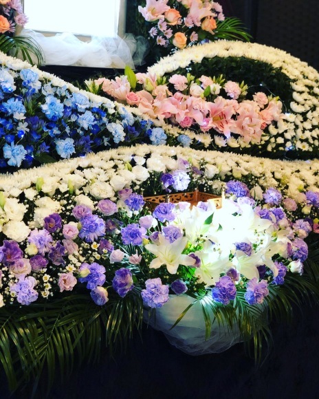 綺麗な花々に囲まれて…_e0229118_15474080.jpeg