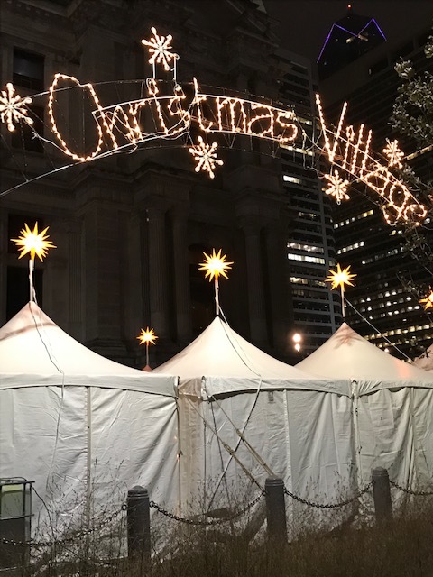 早くもクリスマスビレッジ登場_d0269832_23112016.jpeg