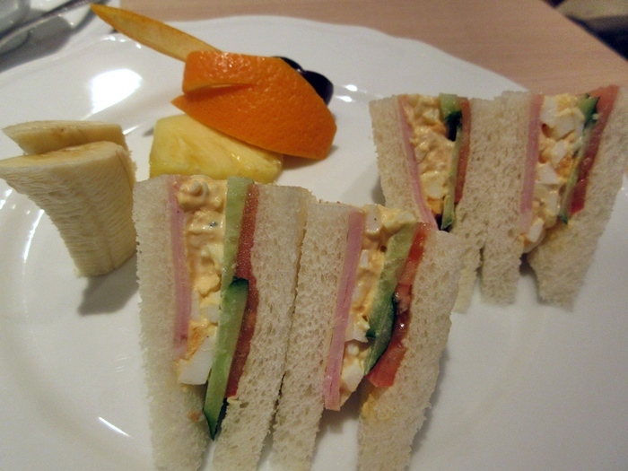 【京橋千疋屋】久々のサンドイッチモーニング 770円_b0009849_15233145.jpg