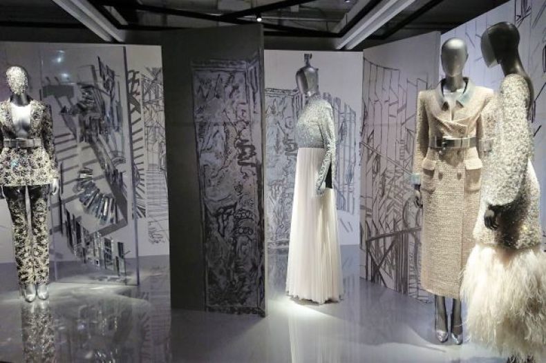 【展覧会】シャネル マドモアゼルプリヴェ展_e0408608_10523041.jpg
