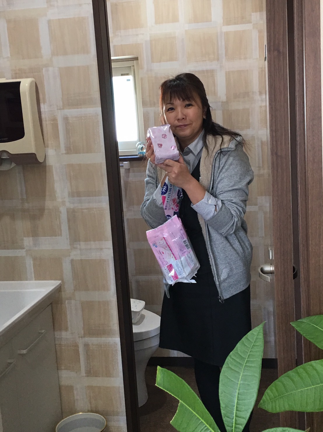 11月28日(木)本店ブログ♪ フォード エクスプローラーリミテッドあります✨ ランクル ハマー アルファード_b0127002_19204316.jpg