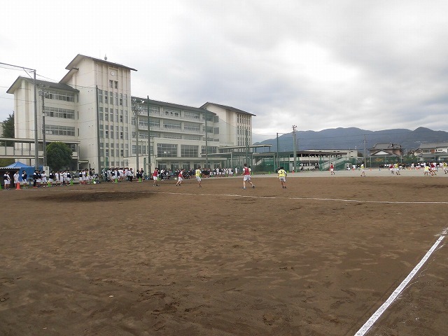 クラス対抗でアルティメットを戦う富士高の球技大会_f0141310_07352366.jpg