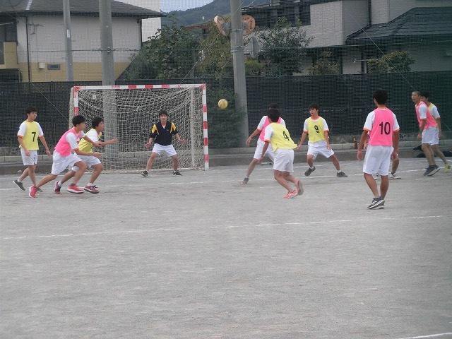 クラス対抗でアルティメットを戦う富士高の球技大会_f0141310_07365660.jpg
