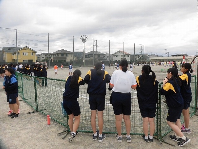 クラス対抗でアルティメットを戦う富士高の球技大会_f0141310_08173464.jpg