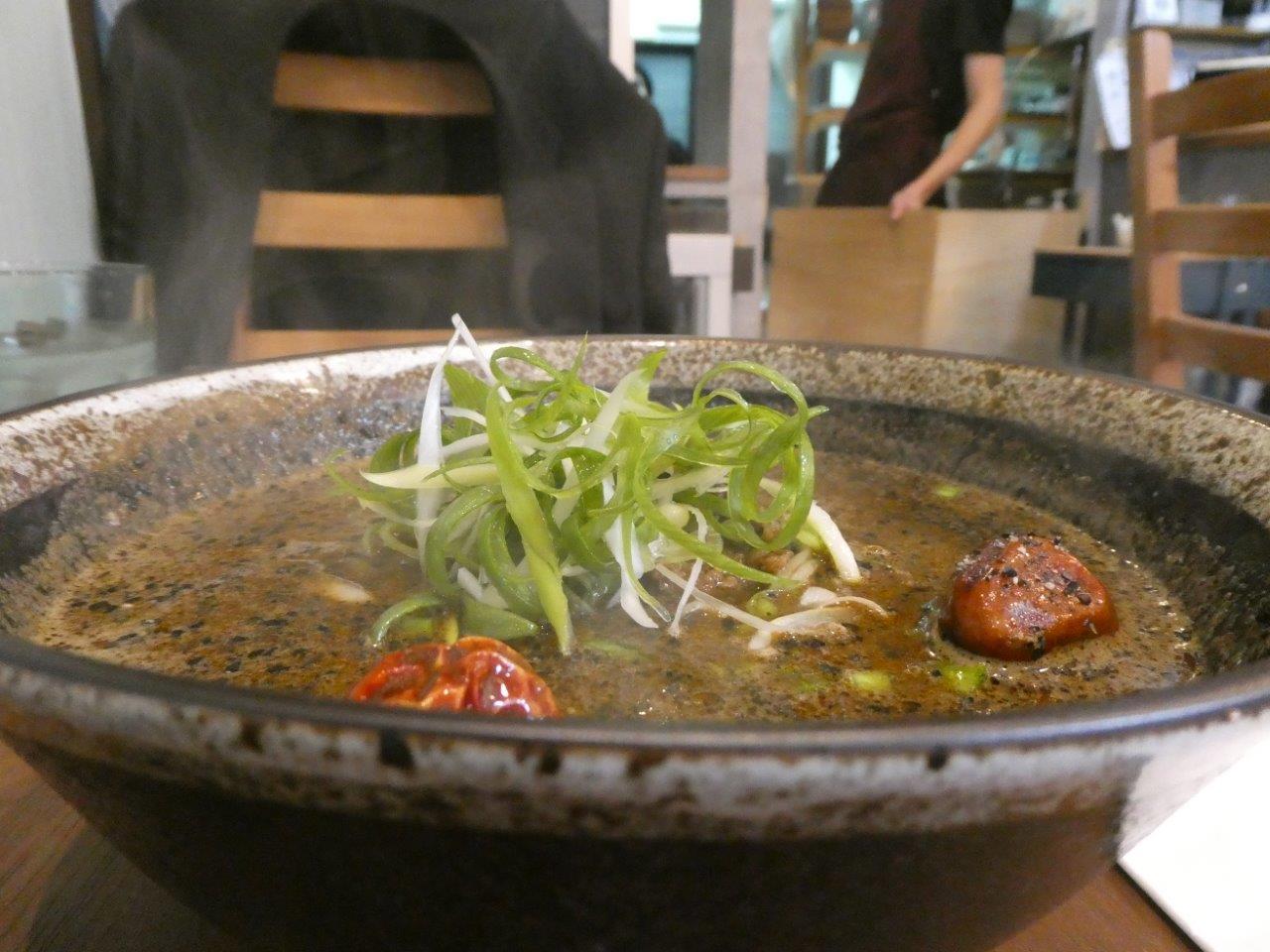 チャイナ・テーブル　エソラ 　ブラック担々麺（新）_d0106134_23361248.jpg