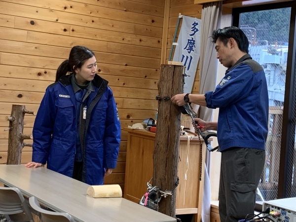 蛇口の向こうの森に行ってみよう。東京都水道局の森林ボランティア「水源森林隊」_b0033639_15365123.jpg