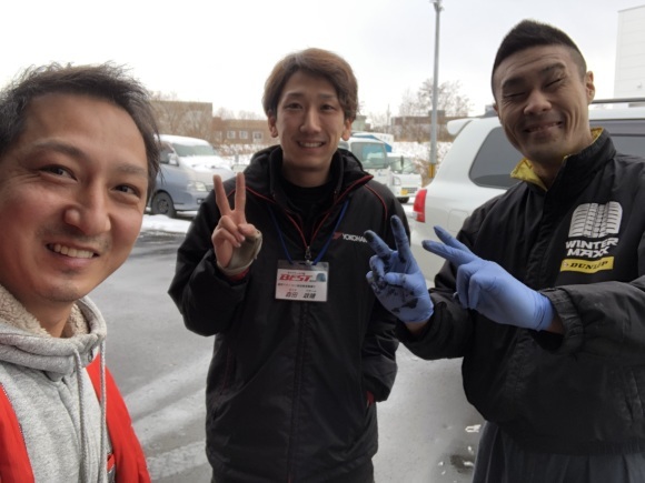 11月29日(金)ランクル200ディーゼル 新車並行車 あります☆ ドバイエアロ♡_b0127002_19115073.jpg