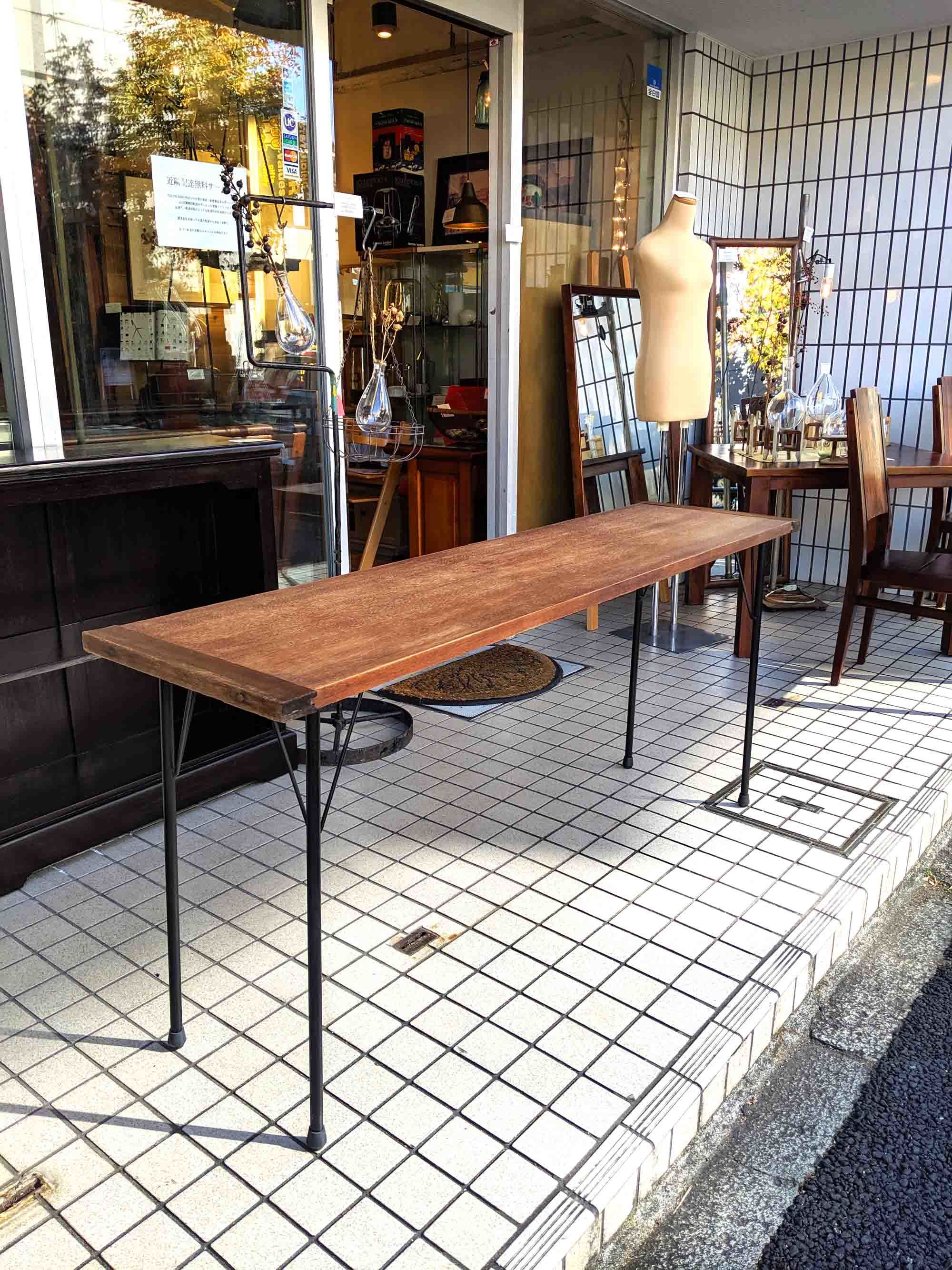 Japan Vintage】裁ち板ラワン一枚板×鉄脚のテーブル が入荷しました