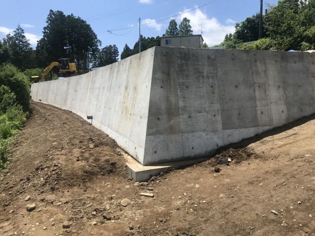 擁壁 ようへき の石張り 湿式工法 しっしきこうほう ものづくりの心 墓石と建築石材 泉石材株式会社