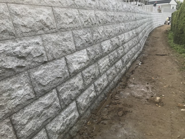 擁壁 ようへき の石張り 湿式工法 しっしきこうほう ものづくりの心 墓石と建築石材 泉石材株式会社 擁壁 ようへき の石張り 湿式工法 しっしきこうほう ものづくりの心 墓石と建築石材 泉石材株式会社