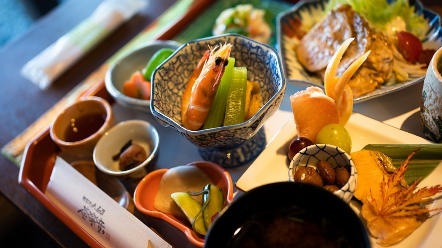 パラゴンがいる和風カフェ_d0353489_10140098.jpg