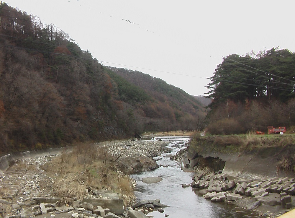 三国峠 壊れてた_c0335218_21383142.jpg