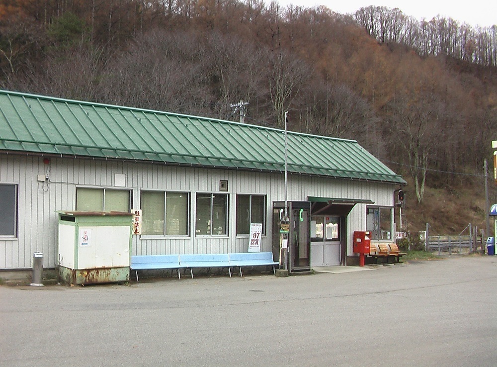 三国峠 壊れてた_c0335218_21385731.jpg