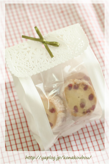 4月のお菓子・苺つぶクッキー_a0392423_10054634.jpg