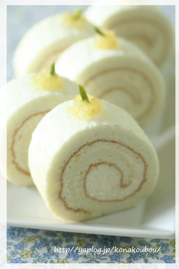 6月のお菓子・レモンロール_a0392423_23165637.jpg