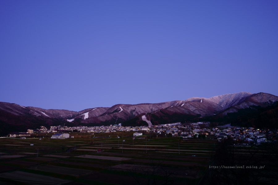 野沢温泉村　11/30の夕暮れ_b0404739_17434579.jpg