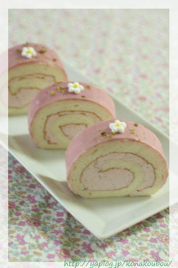 4月のお菓子・ピンクのロールケーキ2016_a0392423_00252856.jpg