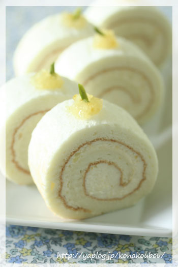 6月のお菓子・レモンロール_a0392423_00254401.jpg