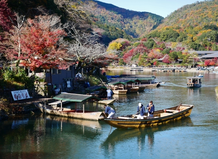 　　嵯峨・嵐山めぐり　２　　嵐山にて　　２０２４-１２-１０　００：００_b0093754_14403190.jpg