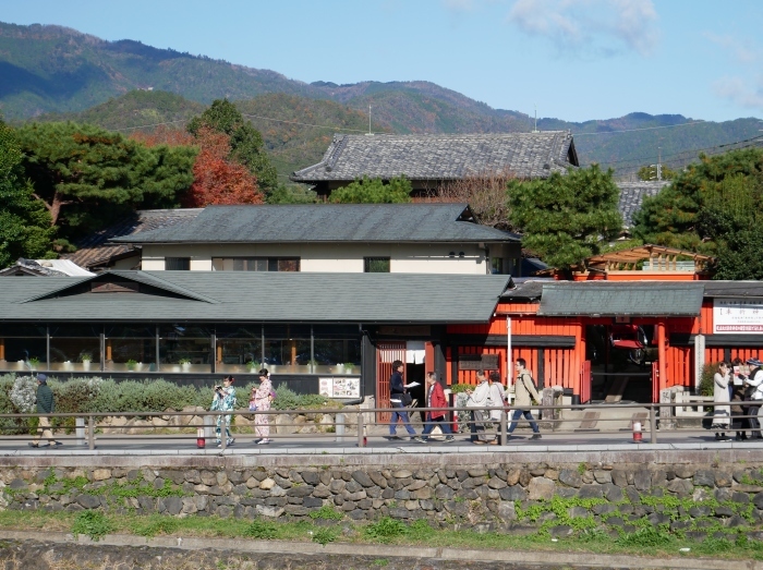　　嵯峨・嵐山めぐり　２　　嵐山にて　　２０２４-１２-１０　００：００_b0093754_14414156.jpg