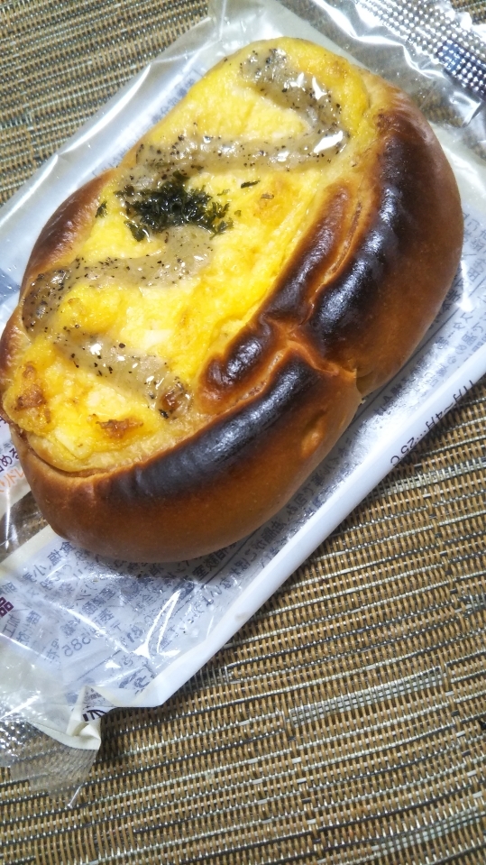 ローソン 大麦のハムたまごロール_f0076001_22533233.jpg