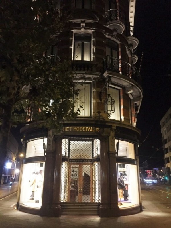 令和最初のヨーロッパ買い付け後記13 アントワープのなんもない夜 入荷レディースコート、HERMES、GUCCI、MARTIN MARGIELA、PRADA、JIL SANDER、MIUMIU_f0180307_18062766.jpg
