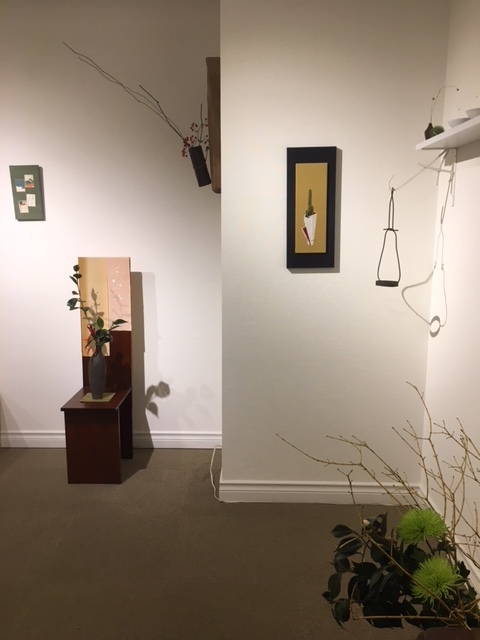 「工芸で春を迎える」初日を迎えました。_a0112812_20331194.jpg