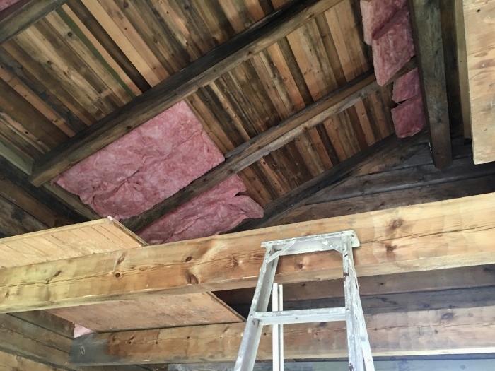 ここは熟年ファーム／  Installing Insulation In The Log Cabin_e0310424_18294239.jpeg