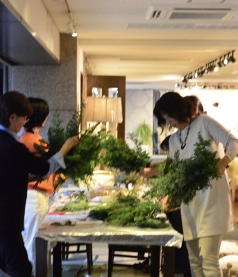 クリスマスアレンジメントレッスン_a0252678_07112268.jpeg