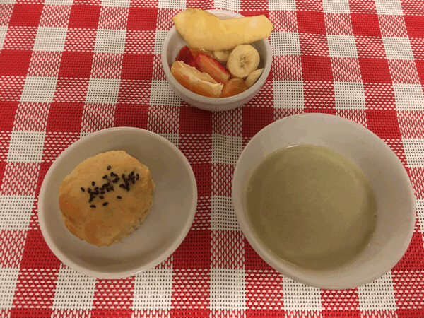 12/3の給食 お誕生日献立でした！_c0293682_20280254.gif