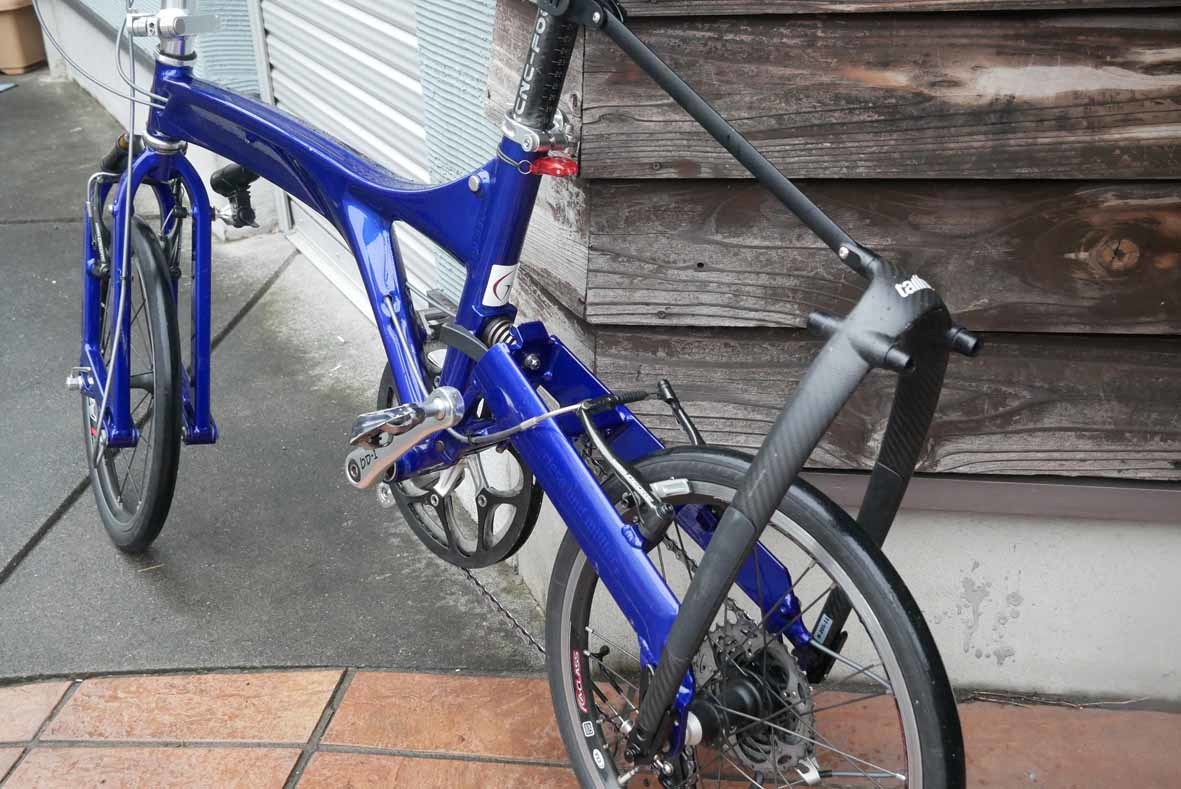 大流行中！ 折りたたみ自転車でキャンプ シクロツーリスト＆ランドヌール : 自転車本体