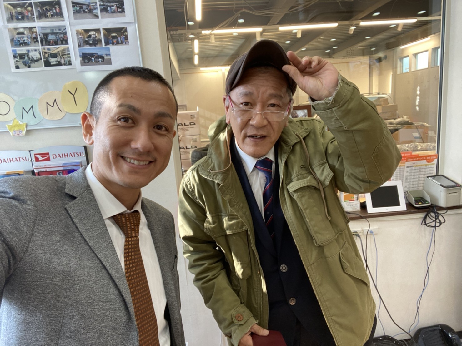 12月5日(木)ベンツG350dあります♡ ランクル ハマー エスカレード アルファード ♡TOMMY♡_b0127002_19011067.jpg