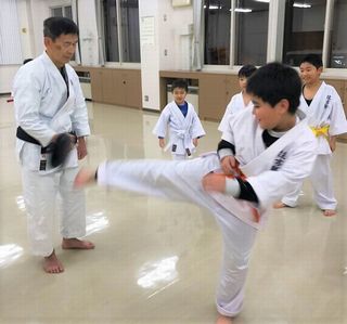 木曜空手　前田教室　手稲教室_c0118332_22231613.jpg