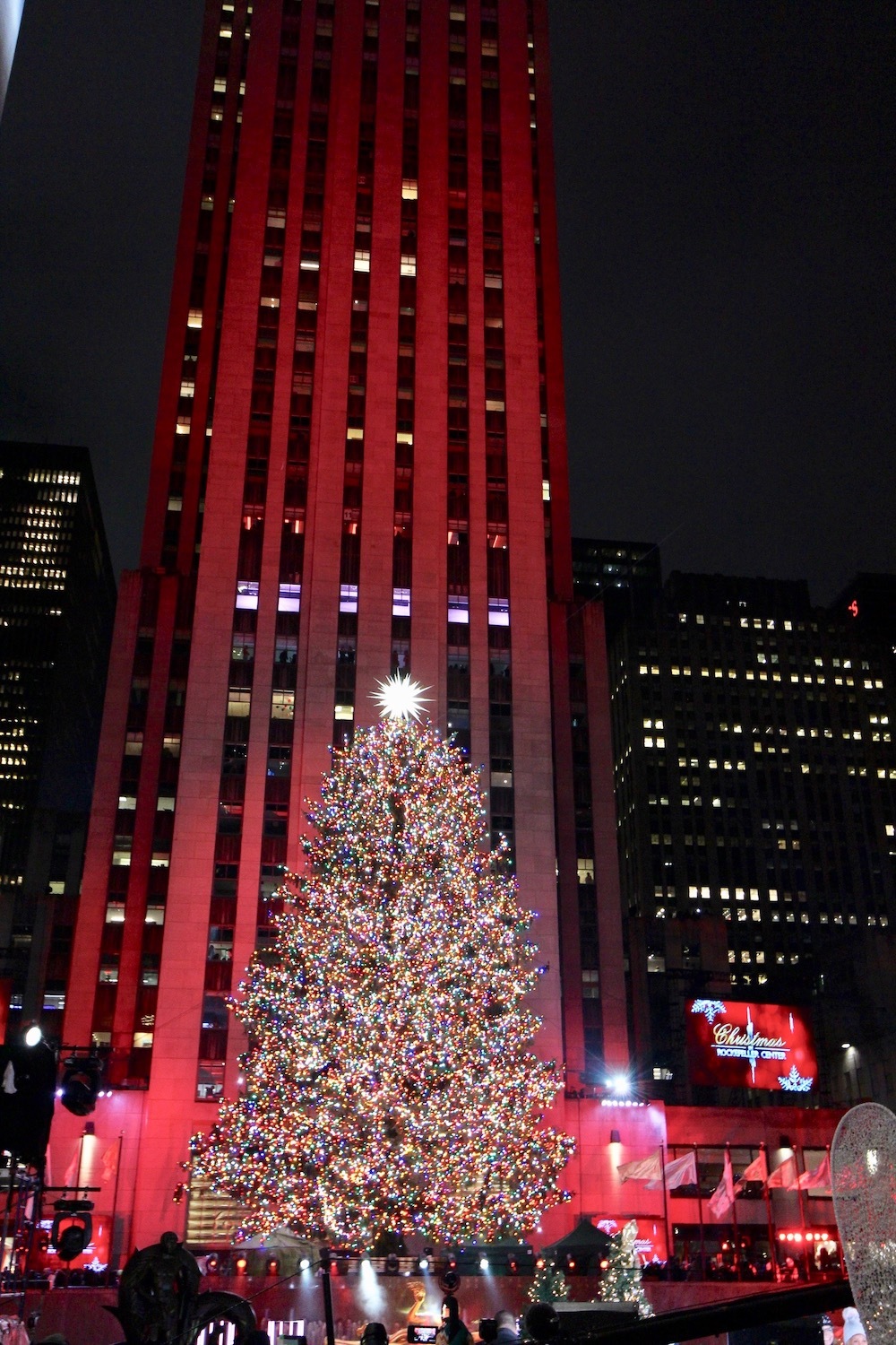 ロックフェラーセンターのクリスマスツリー点灯式 In ニューヨーク ニューヨーク直行便 Since 05