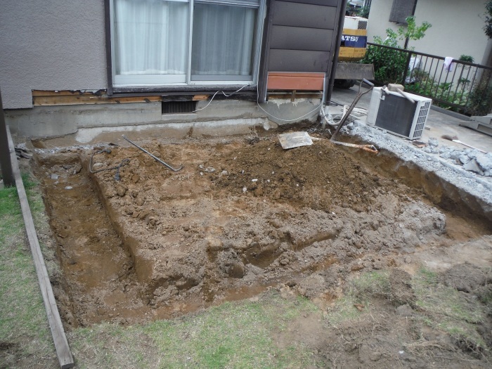 6畳間増築 ~ 基礎造り。_d0165368_05554943.jpg