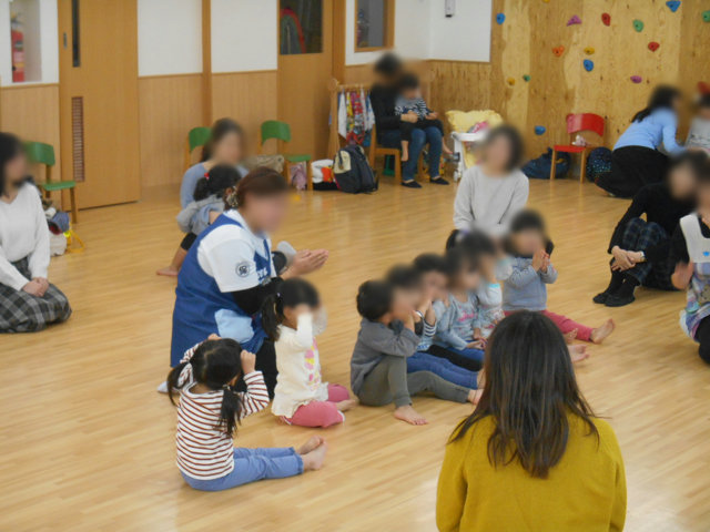 くま組 保育参観と給食懇談会_e0148419_1601888.jpg