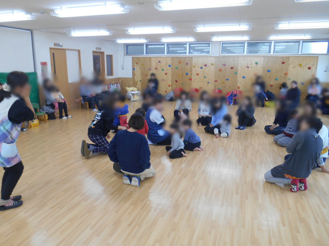 くま組 保育参観と給食懇談会_e0148419_1603981.jpg