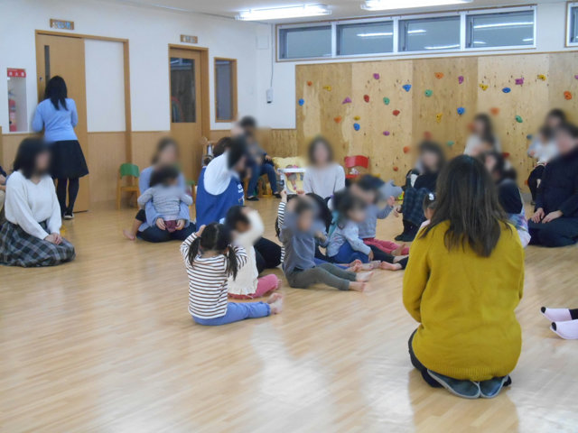 くま組 保育参観と給食懇談会_e0148419_16063.jpg