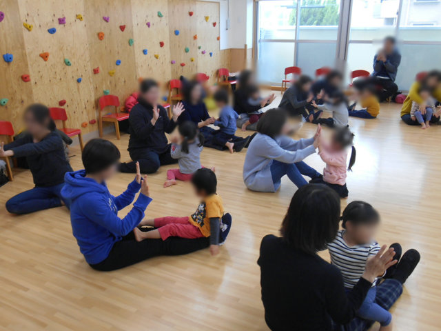くま組 保育参観と給食懇談会_e0148419_1612487.jpg