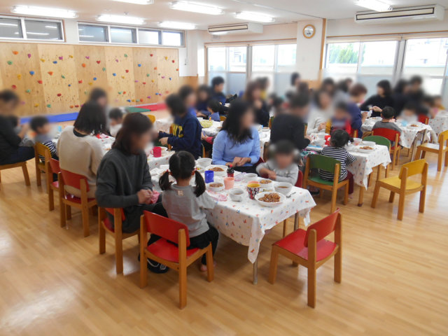 くま組 保育参観と給食懇談会_e0148419_1615683.jpg