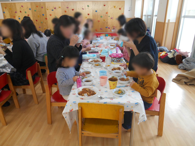 くま組 保育参観と給食懇談会_e0148419_1625165.jpg