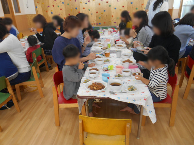 くま組 保育参観と給食懇談会_e0148419_163114.jpg