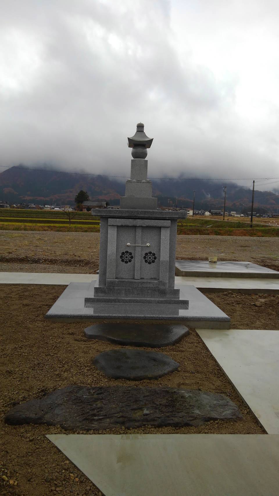納骨堂出来ました_b0062748_16353619.jpg