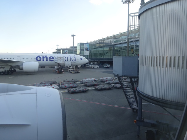 たった26時間のソウル (1)JAL93便_b0405262_2214116.jpg