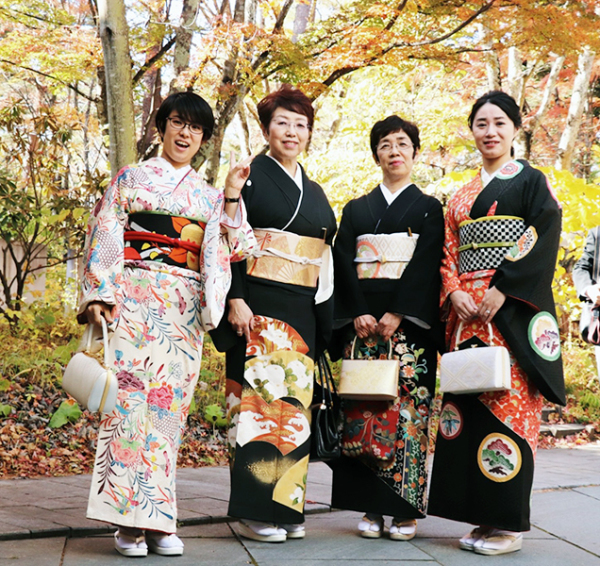 秋の軽井沢 お着物で結婚式ご列席の素敵なご家族様 それいゆのおしゃれ着物スタイル